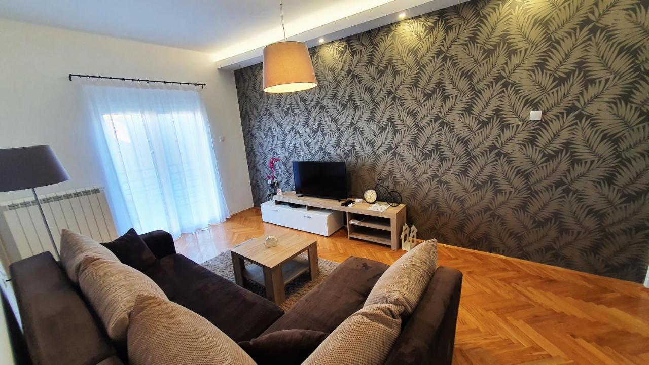Apartments Spring Cacak Bagian luar foto