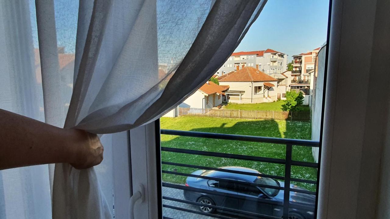 Apartments Spring Cacak Bagian luar foto