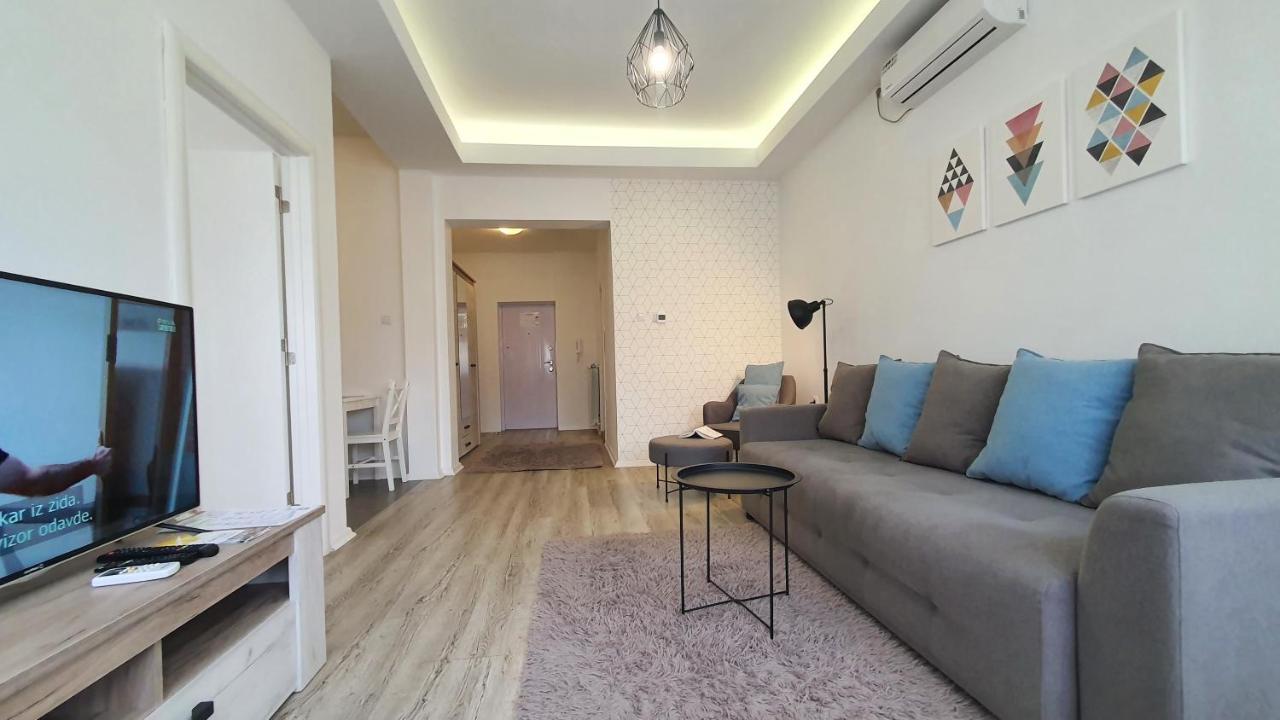 Apartments Spring Cacak Bagian luar foto