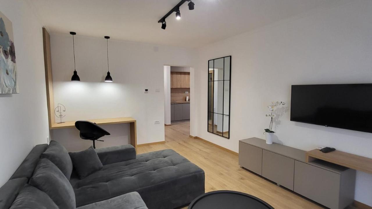 Apartments Spring Cacak Bagian luar foto