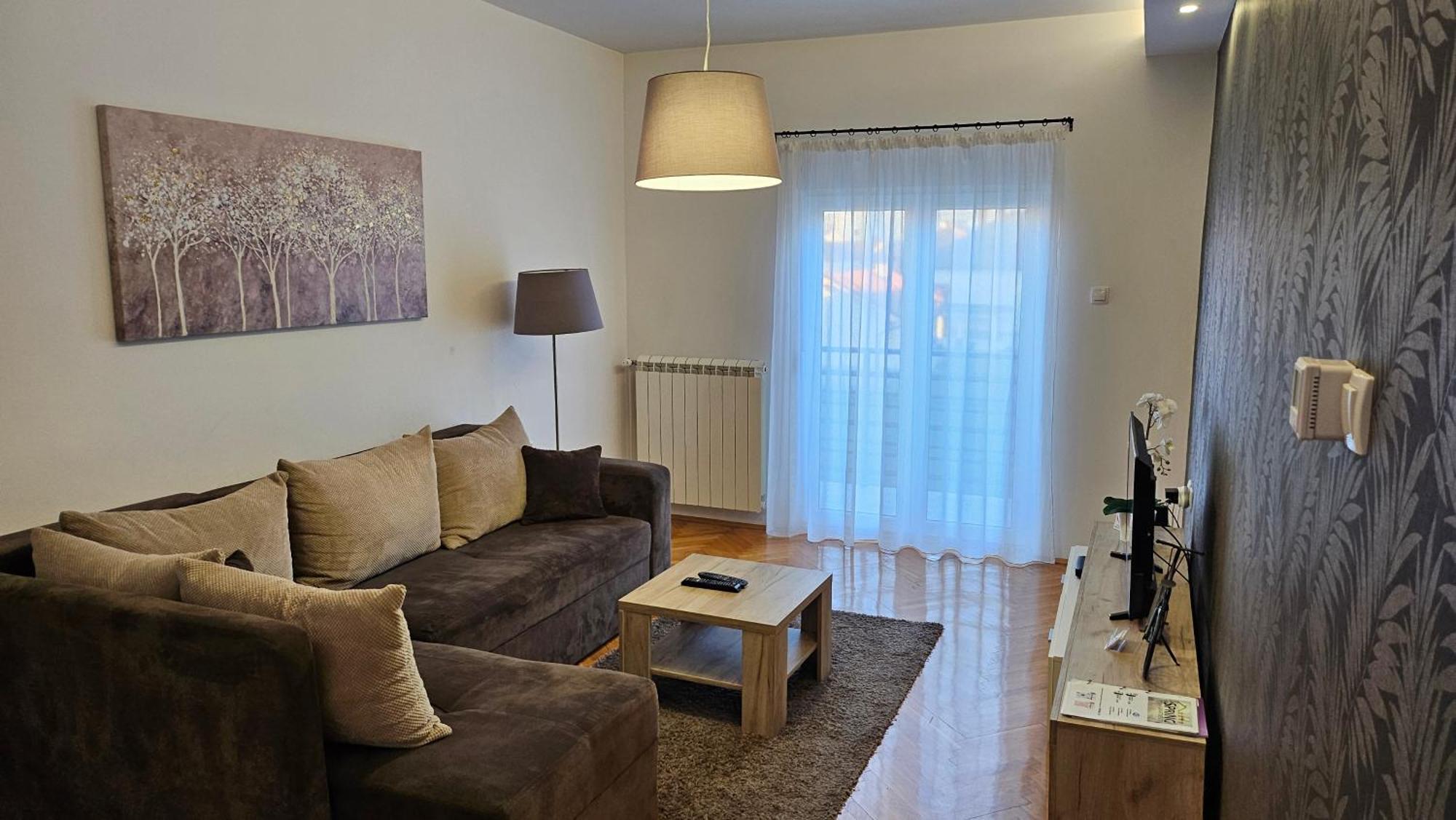 Apartments Spring Cacak Bagian luar foto