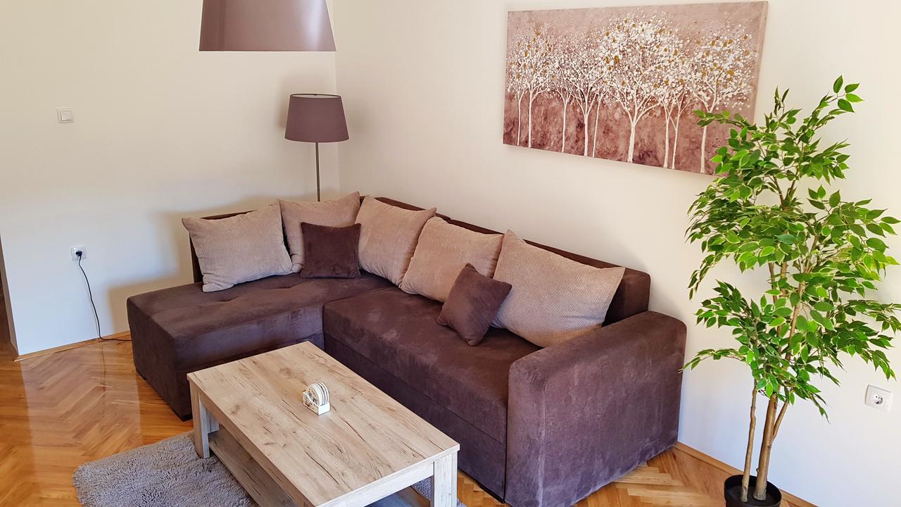 Apartments Spring Cacak Bagian luar foto