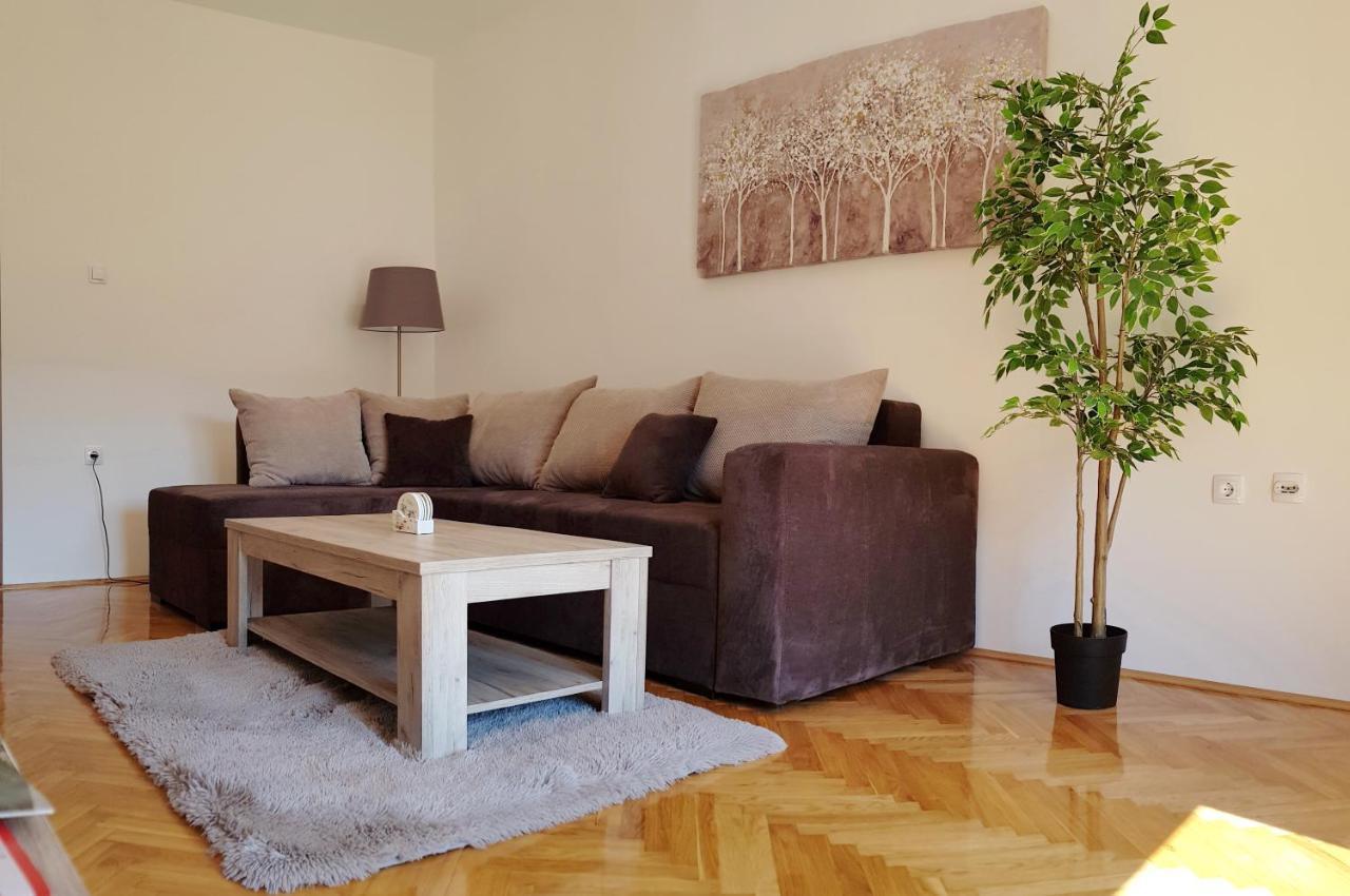 Apartments Spring Cacak Bagian luar foto