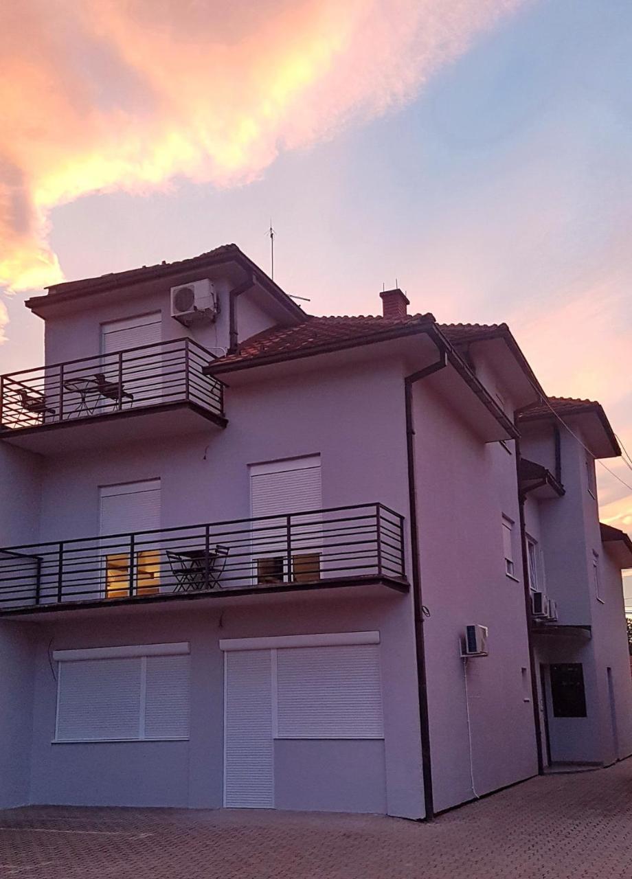 Apartments Spring Cacak Bagian luar foto