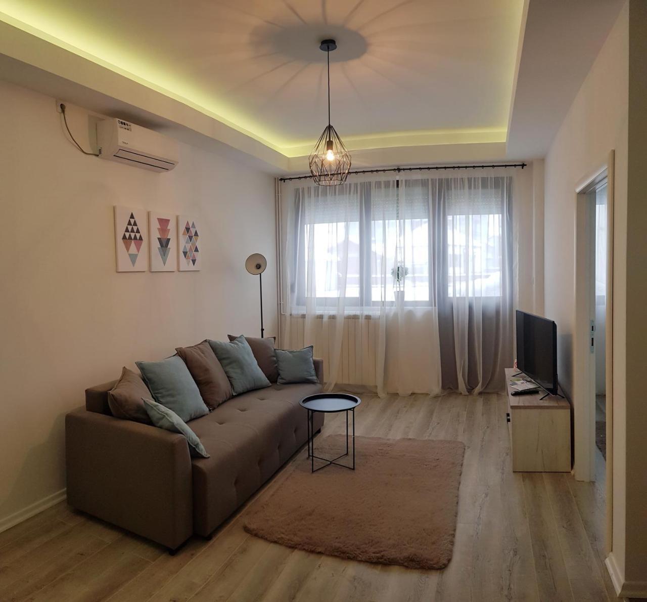 Apartments Spring Cacak Bagian luar foto