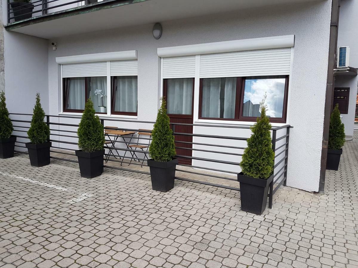 Apartments Spring Cacak Bagian luar foto