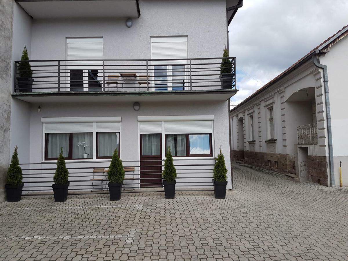 Apartments Spring Cacak Bagian luar foto