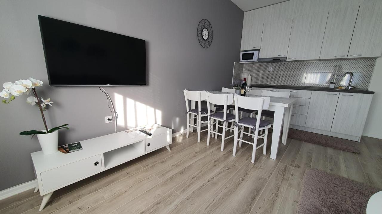 Apartments Spring Cacak Bagian luar foto