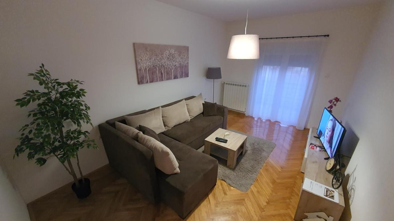 Apartments Spring Cacak Bagian luar foto
